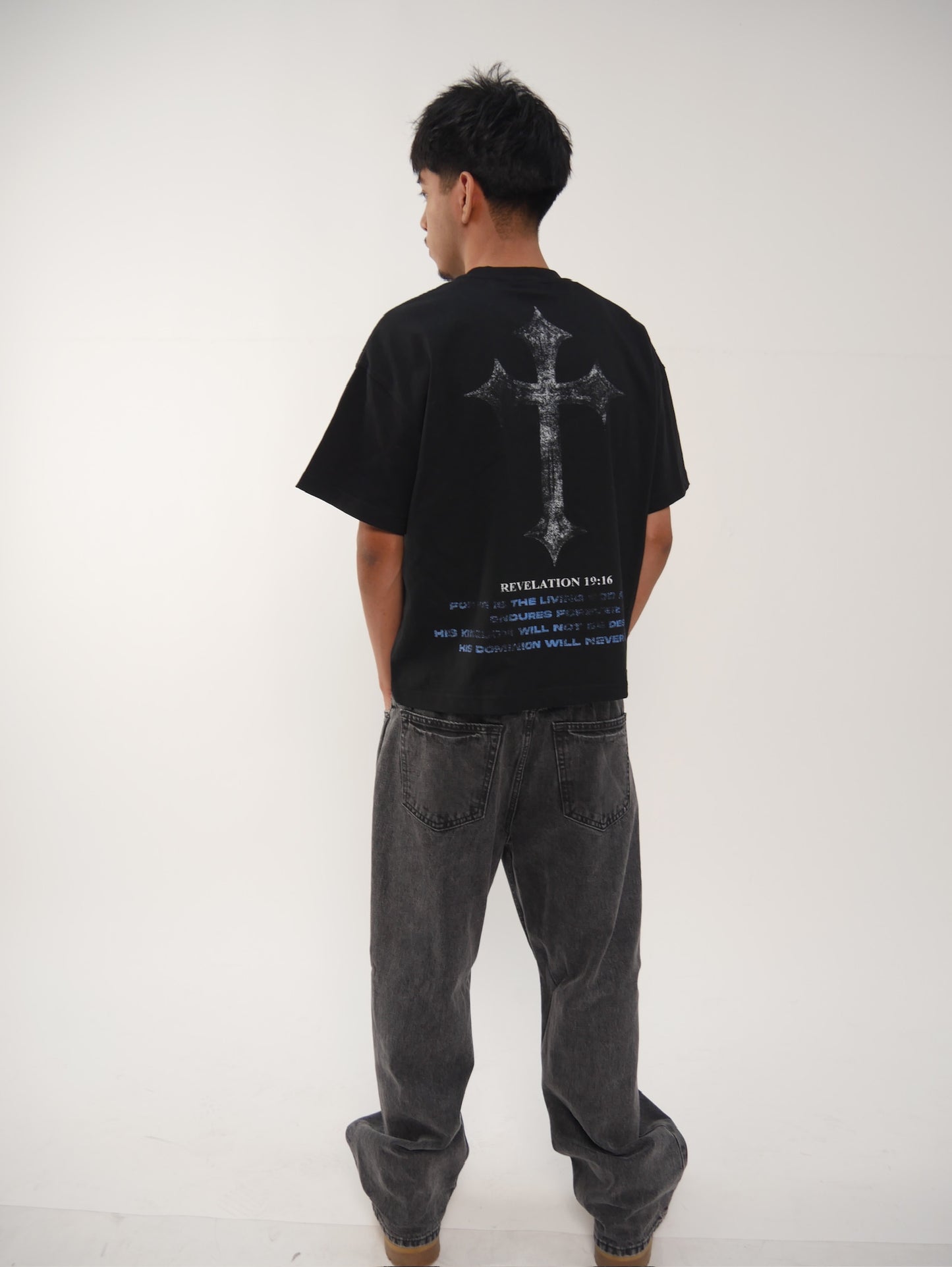 JESUS IS KING BOXY TEE