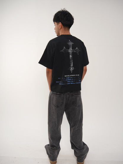 JESUS IS KING BOXY TEE